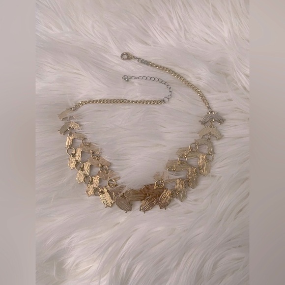 Forever 21 Statement Necklace - Picture 2 of 3